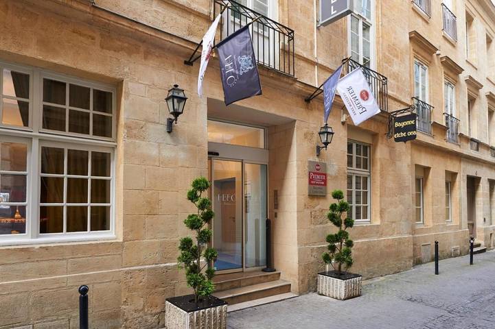 Hôtel pour 3 personnes dans Theatre Femina - 3