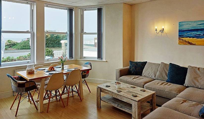 Holiday rental for 8 people, with Hot tub in Tywyn