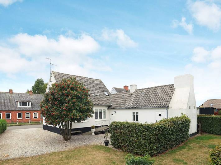 Ferienhaus für 8 Personen, mit Terrasse und Garten