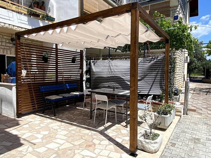 Gîte pour 4 personnes, avec terrasse à Rogoznica