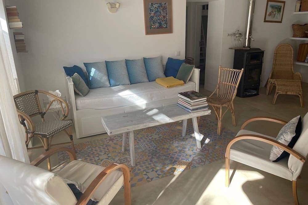 Seaside guesthouse on Carvalhal beach in Zambujeira do Mar, Costa Alentejana
