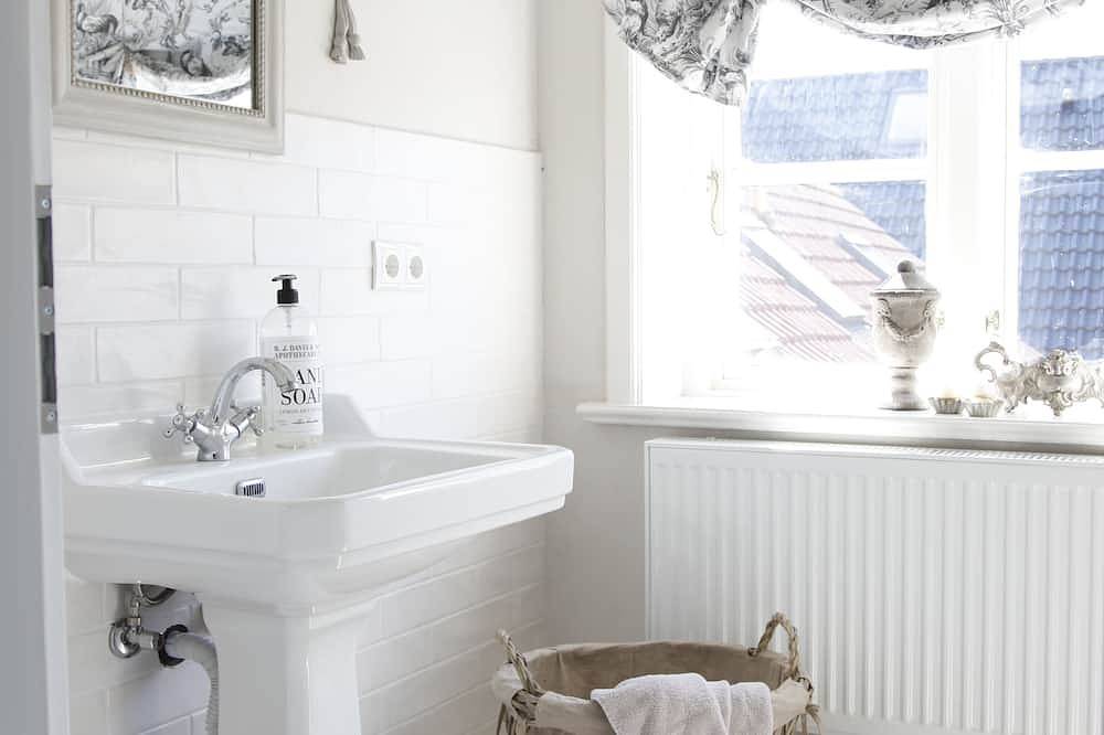 Ganze Wohnung, Romantische Ferienwohnung mit Blick auf die Schlei im kleinen Arnis in Grödersby, Kappeln & Umgebung