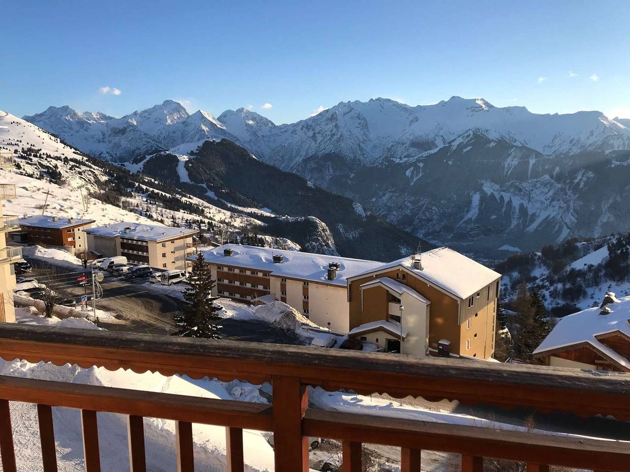 Hel lejlighed, 2-room apartment, 5 people, ski-in/ski-out, Wi-Fi, pets allowed - Vieil Alpe in Huez, Écrins National Park