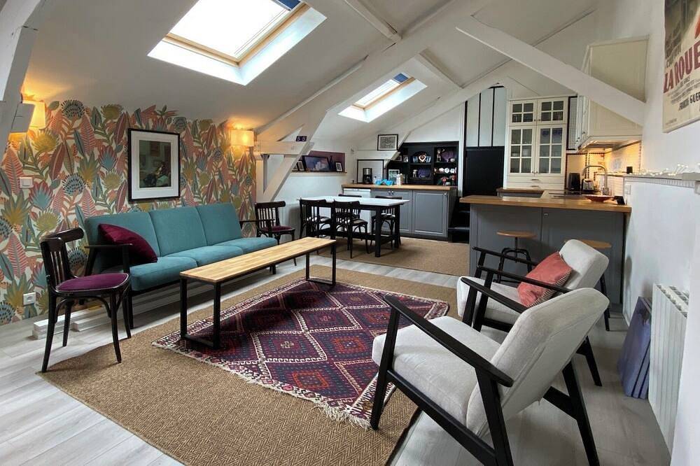 Apartamento entero, Artist's Loft 2-bedroom 2-bathroom, sunny and calm, with Ac in Joinville-le-Pont in Joinville-le-Pont, Valle del Marne