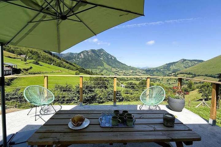 Location de vacances pour 8 personnes à Lourdios-Ichère