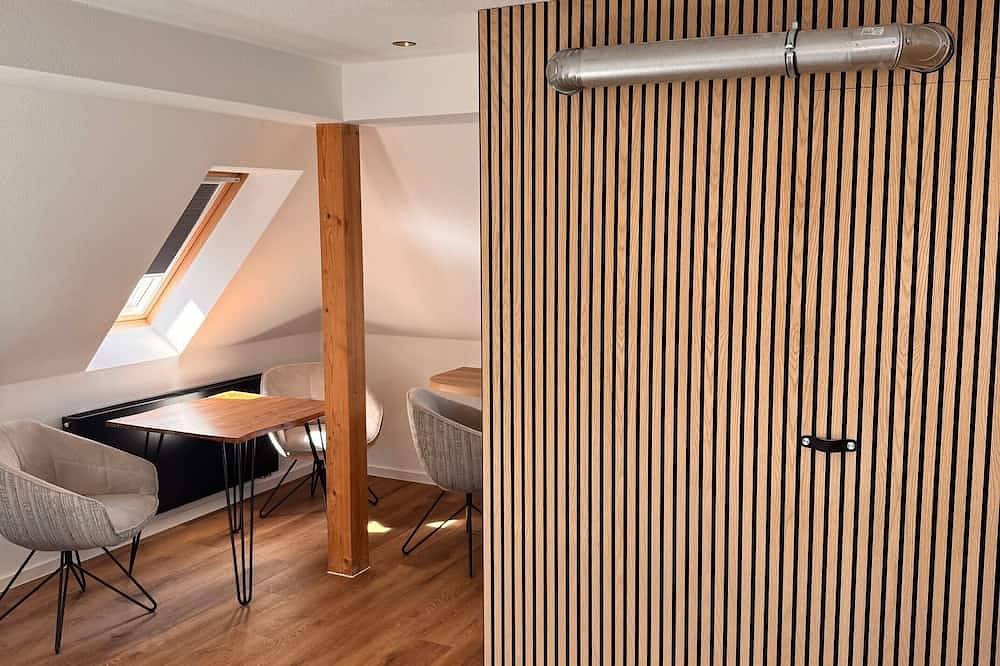 Ganze Wohnung, Apartment 'Design Dachgeschoss' mit Gemeinschaftsgarten und Wlan in Eilenburg, Sächsisches Burgen- und Heideland