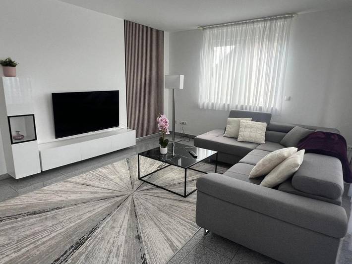 Ferienwohnung für 8 Personen, mit Balkon und Terrasse sowie Ausblick in Niestetal