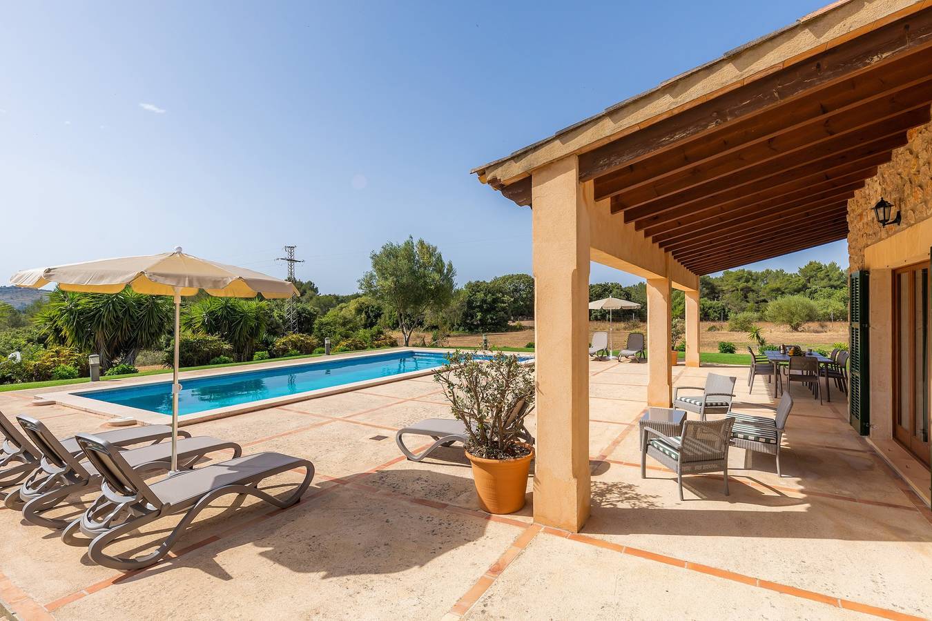 Finca con piscina, Wi-Fi, aire acondicionado, jardín y patio in Artà, Mallorca Este