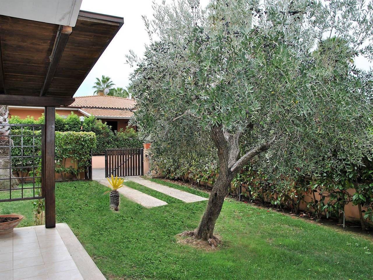 Charmantes Haus in Fondi mit überdachter Veranda in Fondi, Agro Pontino