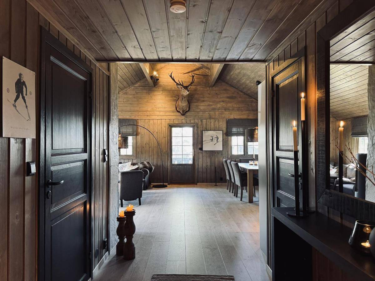 Dream cabin by Geilo, ski-in ski-out with room for the whole family in Geilo, Hol