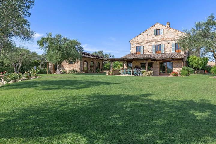 Ferienhaus für 14 Personen, mit Terrasse und Pool sowie Garten, mit Haustier in Fermo - 4
