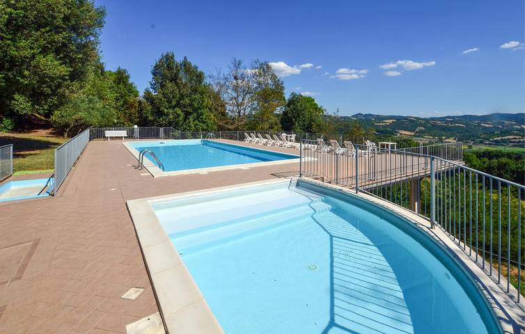 Appartamento intero, Accogliente appartamento con piscina e parcheggio - Citerna 1 km in Citerna, Valtiberina