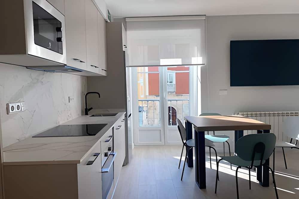 Entire apartment, La Flora Fountain Suite Apartment in Burgos, Burgos Province