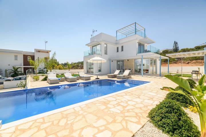 Holiday rental for 6 people, with garden and terrace in Protaras