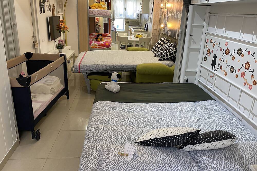 Exquisite Accommodation Downtown All Services in Badalona, Barcelonès