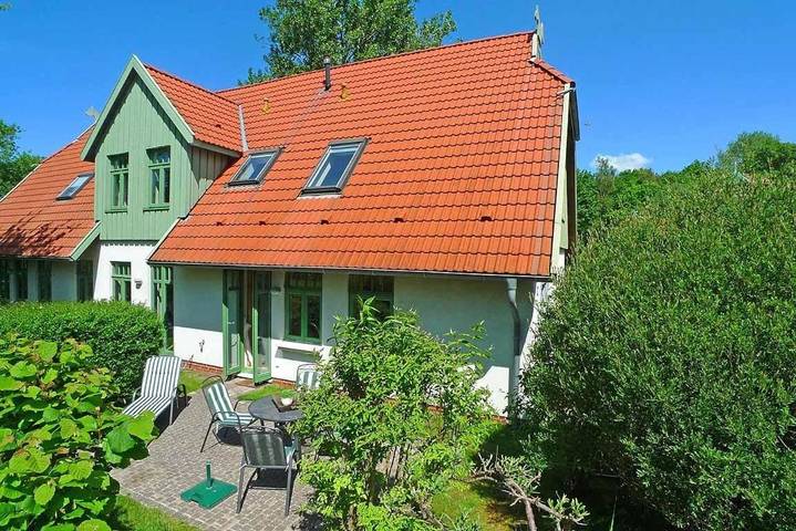 Ferienhaus für 2 Personen, mit Terrasse und Garten in Wustrow