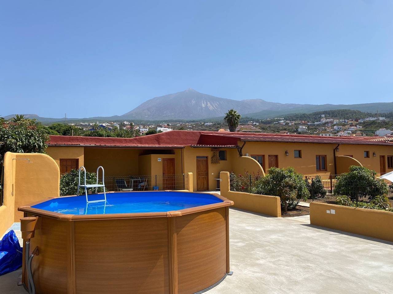 Apartamento vacacional "Casa Quemahierro 1" con vistas al mar, piscina y jardín in La Mancha, Icod de los Vinos