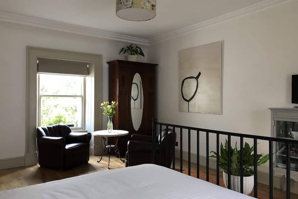 'The Guest Room' at Parade House in Fort William in Nevis Range, Fort William