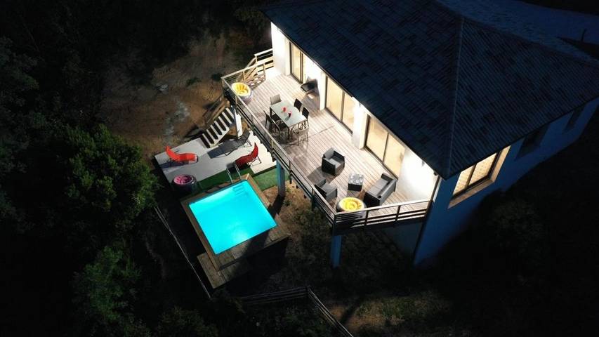 Location de vacances pour 7 personnes, avec jardin ainsi que piscine et vue à Taglio-Isolaccio - 3