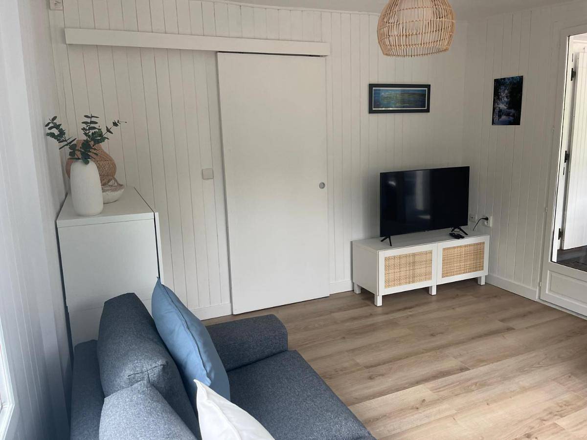 Three-Bedroom Chalet in Biscarrosse, Côte d’Argent
