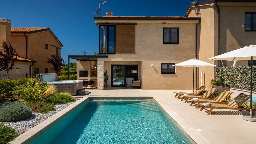 Villa für 4 Personen, mit Whirlpool und Sauna sowie Terrasse und Garten in Porec und Umgebung - 2