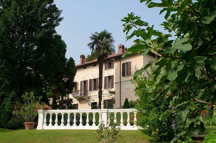 Agriturismo per 18 persone, con giardino e balcone, con animali domestici in Brianza