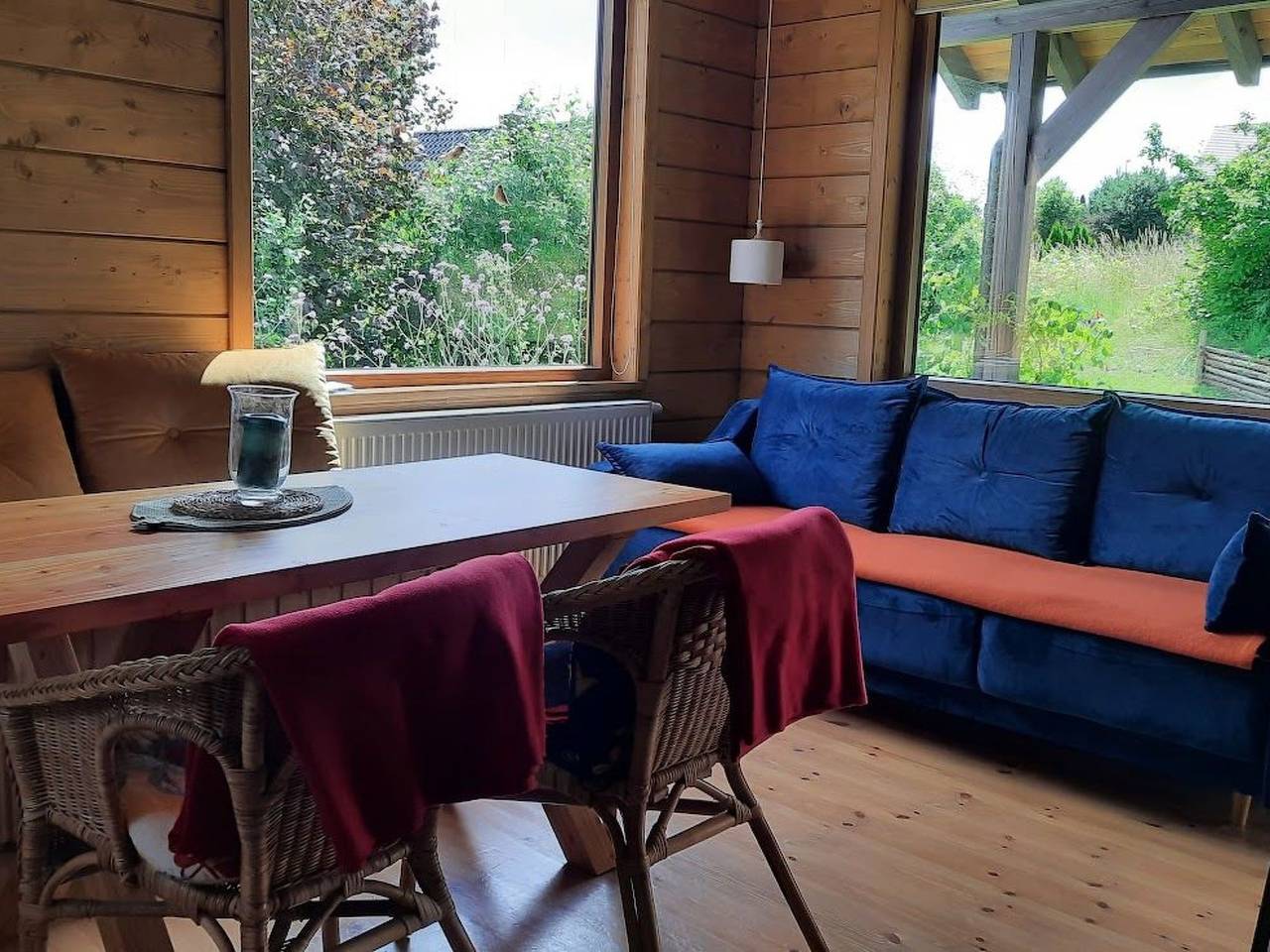 Holzhäuschen in der Kaschubei in Chmielno