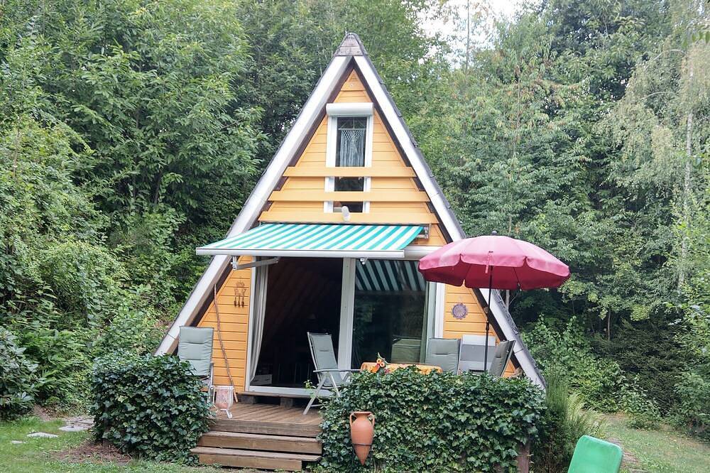Sonniges, gemütliches Nurdach - Ferienhaus mit Waldlichtungs-Feeling und Wlan in Gossersweiler-Stein, Trifelsland