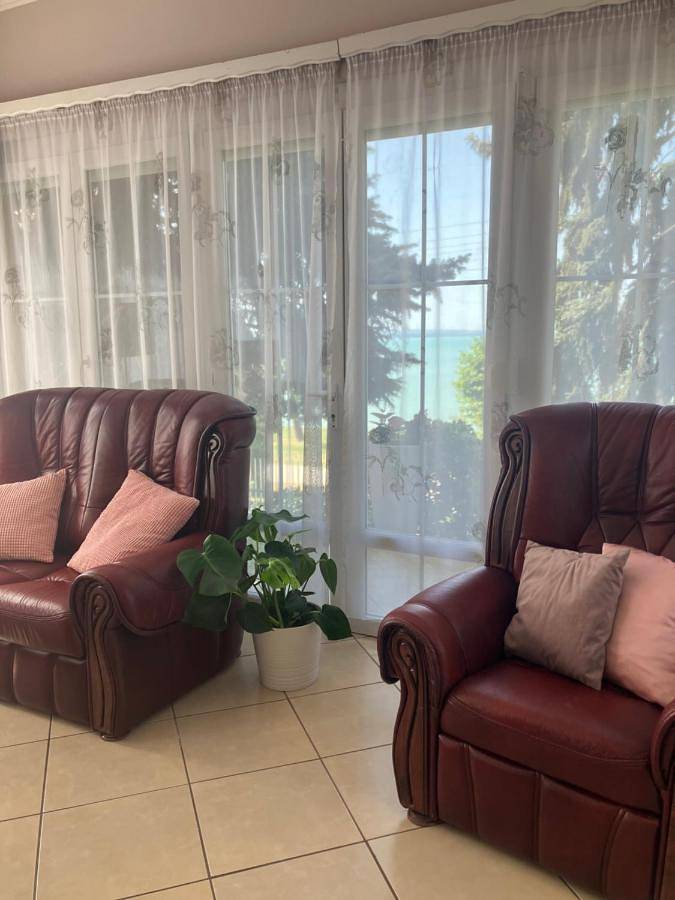 Villa für 8 Personen, mit Seeblick und Garten sowie Ausblick und Pool am Balaton - 4