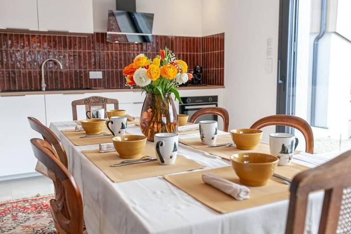 Location de vacances pour 6 personnes, avec terrasse ainsi que jardin et vue à Jougne - 2