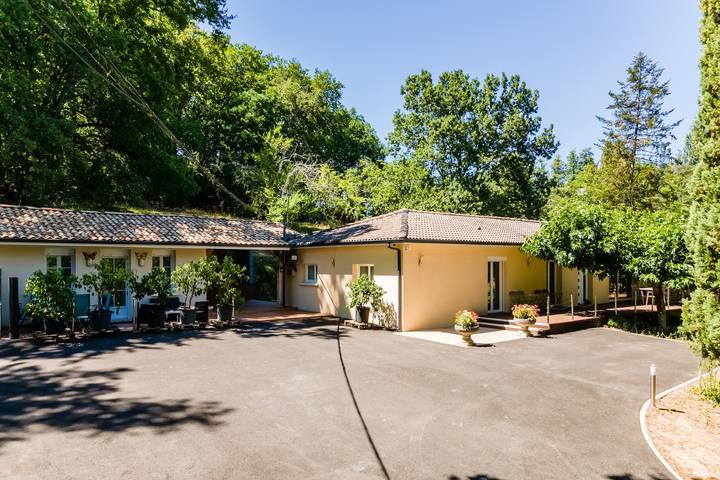 Chambre d’hôte pour 2 personnes, avec Jardin et Vue sur le lac à Saint-Martin-de-Gurson