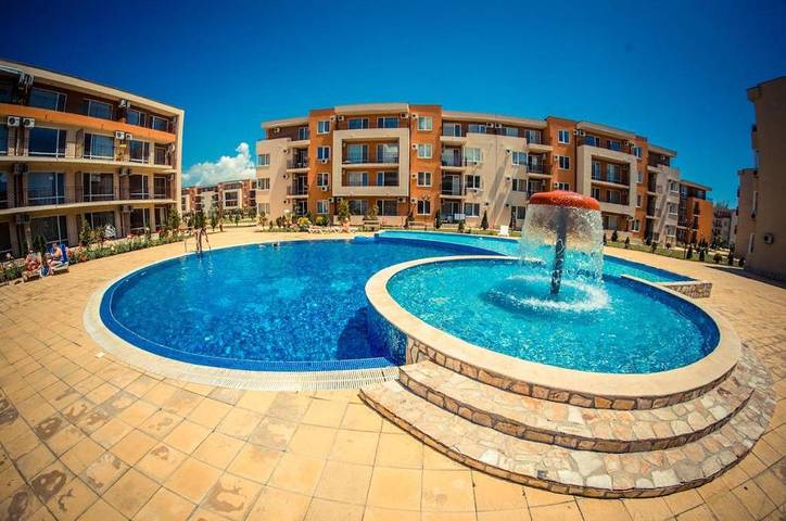 Apartament wakacyjny dla 4 osób, z taras i basen w Słoneczny Brzeg