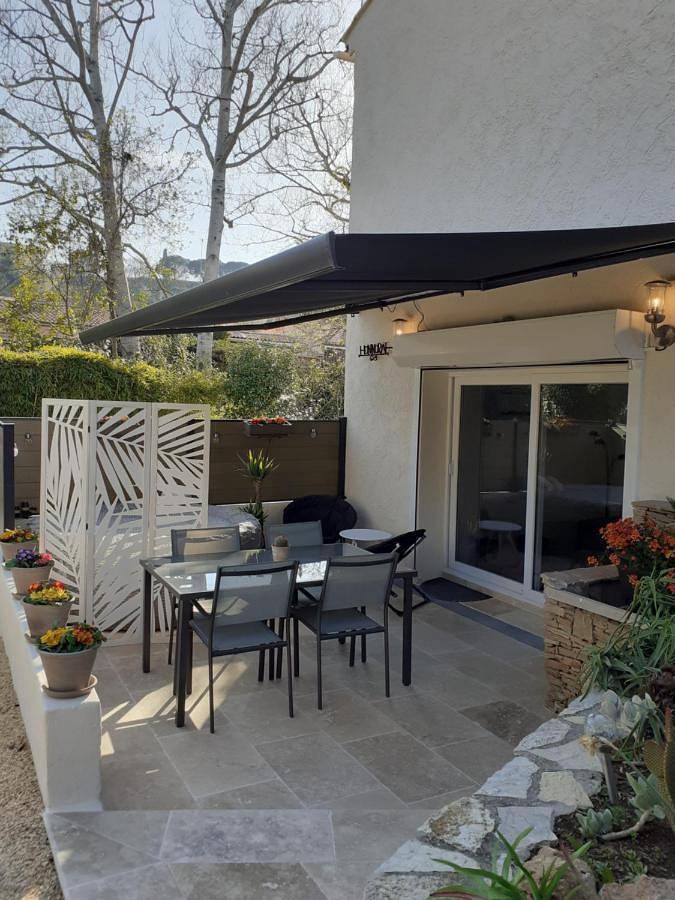 Appartement de vacances pour 4 personnes, avec Jacuzzi ainsi que Terrasse et Jardin à Le Beausset