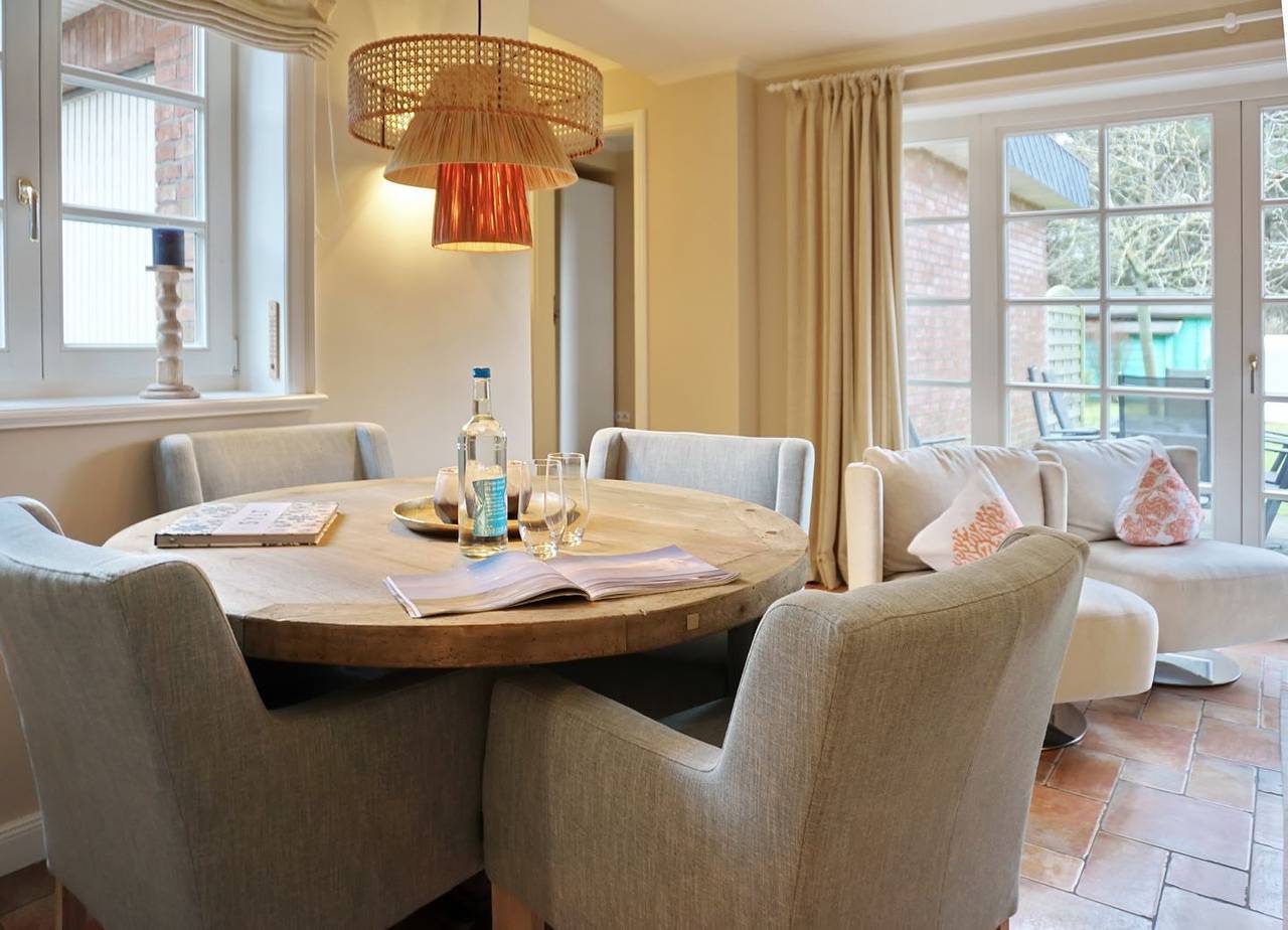 Ganze Wohnung, 3-Raum-Wohnung im Eg und Ug mit ca. 99m² Nutzfläche, für bis zu 4 Personen. in Westerland, Sylt (Gemeinde)