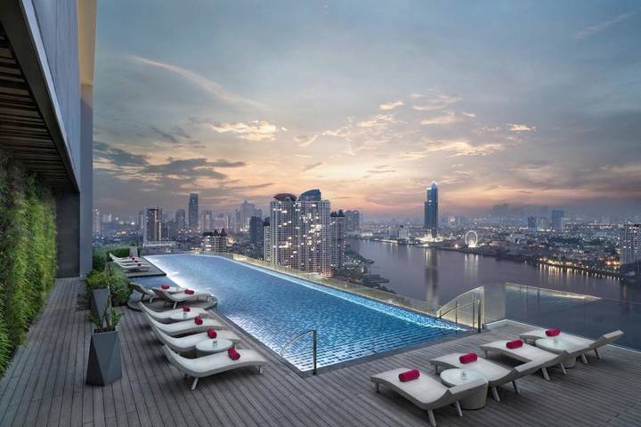 Hotel dla 6 osób, z widok i basen oraz taras w Bangkok