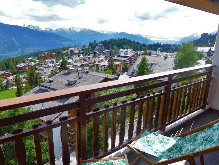 Location de vacances pour 4 personnes, avec Balcon et Vue à Crans-Montana