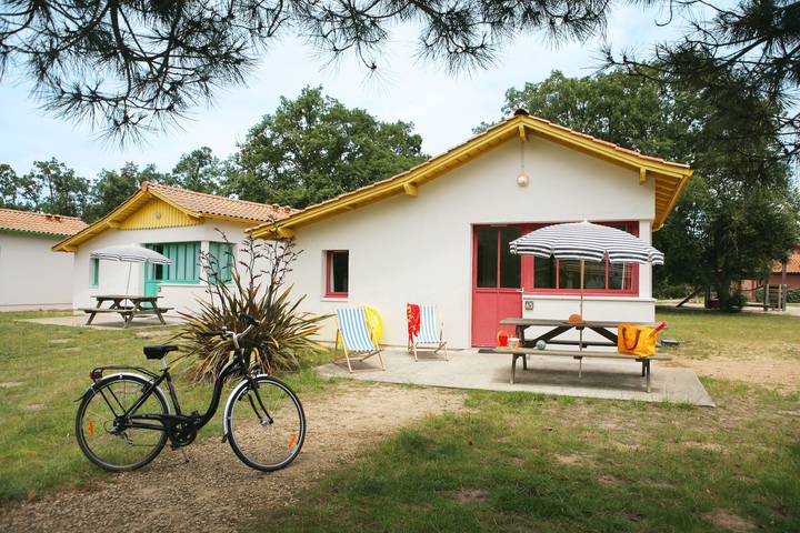 Location de vacances pour 6 personnes, avec balcon et piscine à Arès