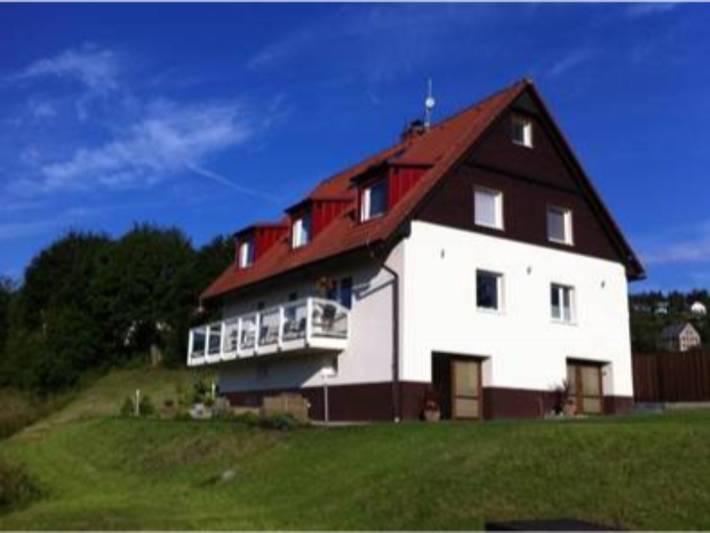 Ferienhaus für 12 Personen, mit Balkon und Terrasse sowie Garten im Erzgebirge (Tschechien)