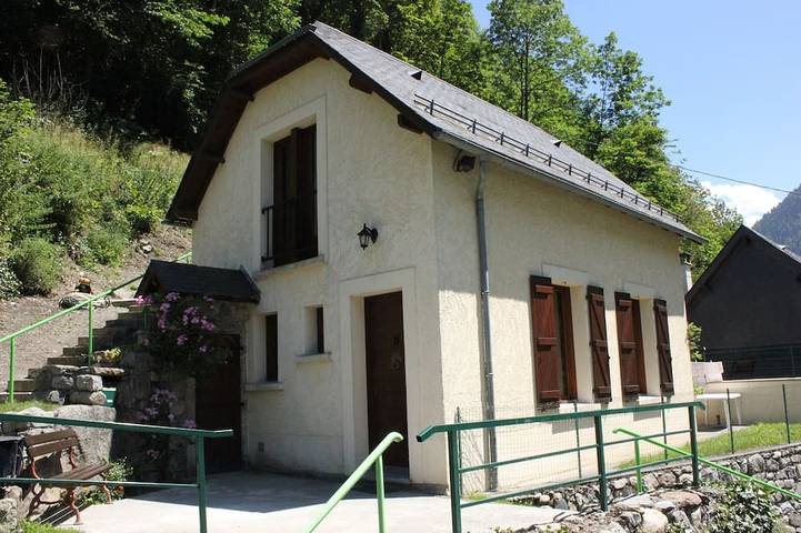 Gîte pour 9 personnes, avec jardin à Cauterets