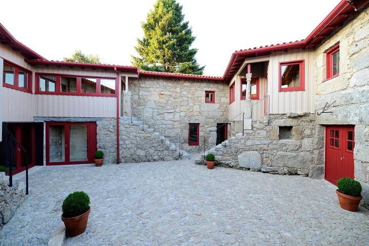 Maison de campagne pour 17 personnes, avec bassin pour enfant ainsi que jardin et piscine, animaux acceptés à Fafe - 2
