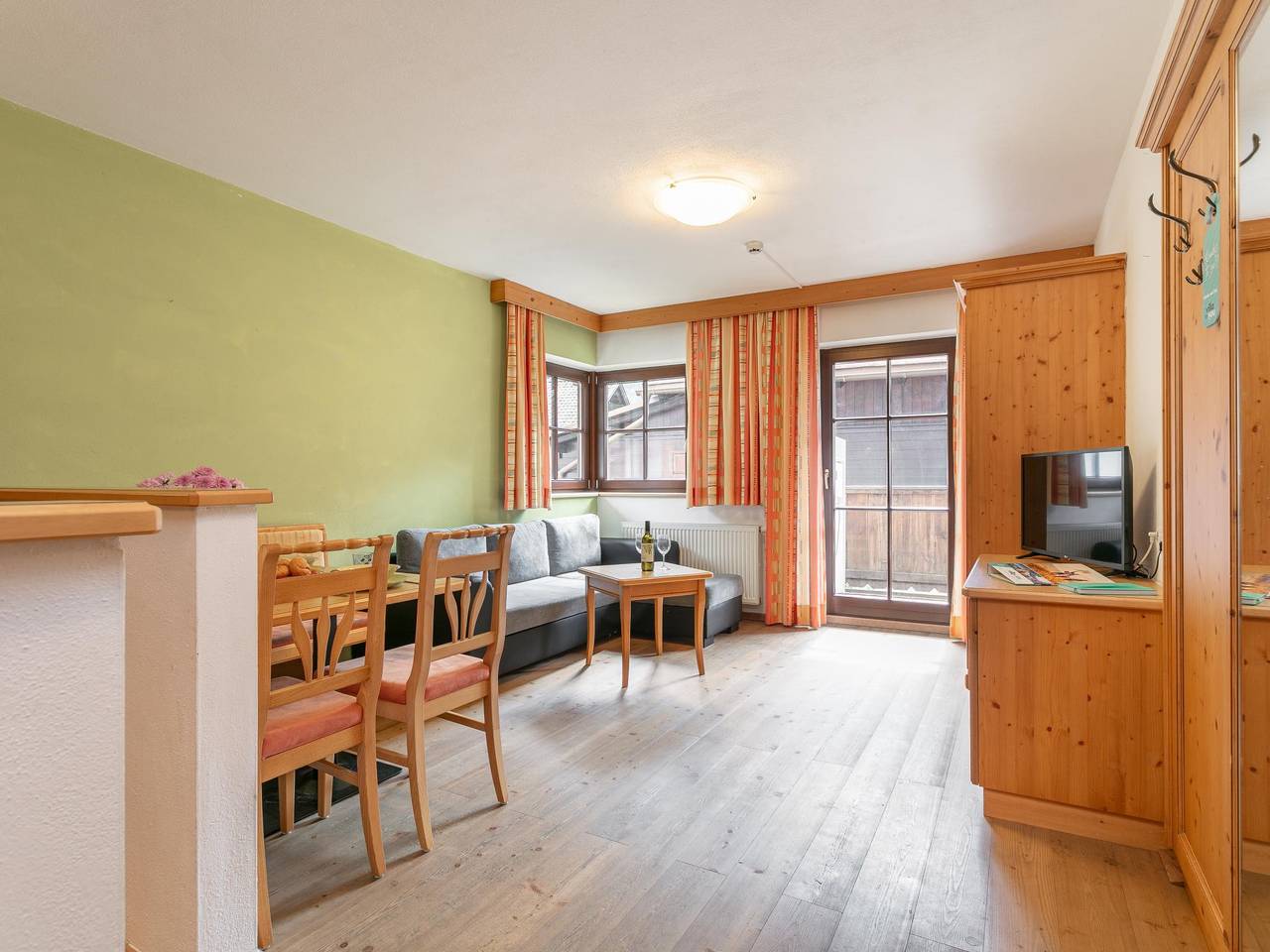 Ganze Wohnung, Schönes Apartment nahe Skibus nach Sölden in Huben, Längenfeld