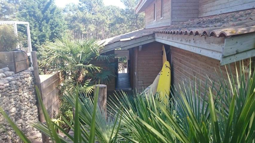 Location de vacances pour 2 personnes, avec terrasse et piscine ainsi que vue et jardin à Lacanau - 2