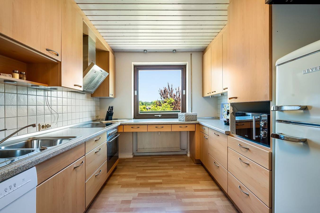 Ganze Wohnung, Ferienwohnung Aussichtsreich - großzügig mit Terrasse und Aussenkamin in Lindau, Bayerisch Schwaben