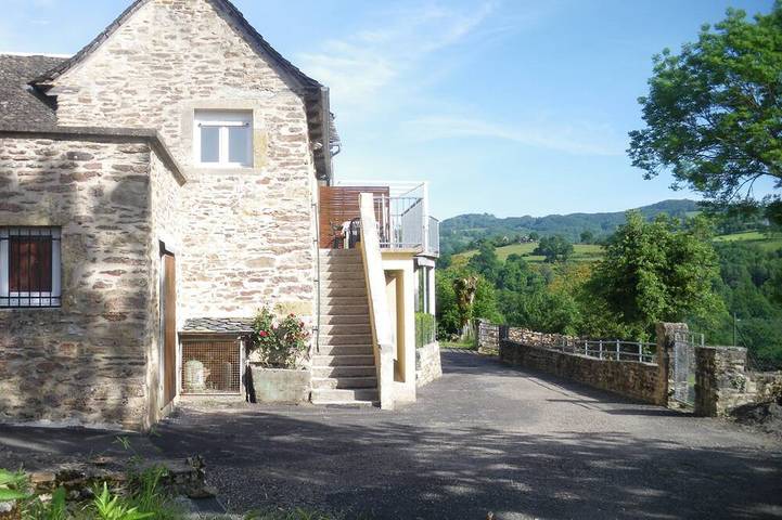 Gîte pour 4 personnes, avec Terrasse et Jardin à Castelnau-de-Mandailles