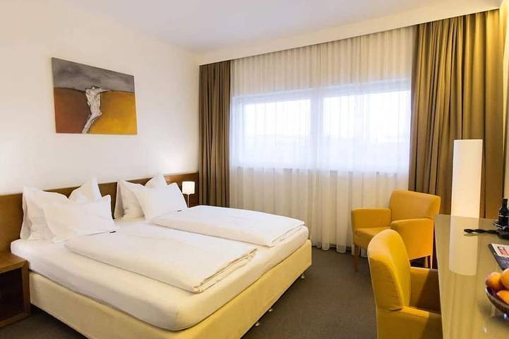 Ferienhaus für 3 Personen, mit Garten und Terrasse sowie Whirlpool und Sauna - 1