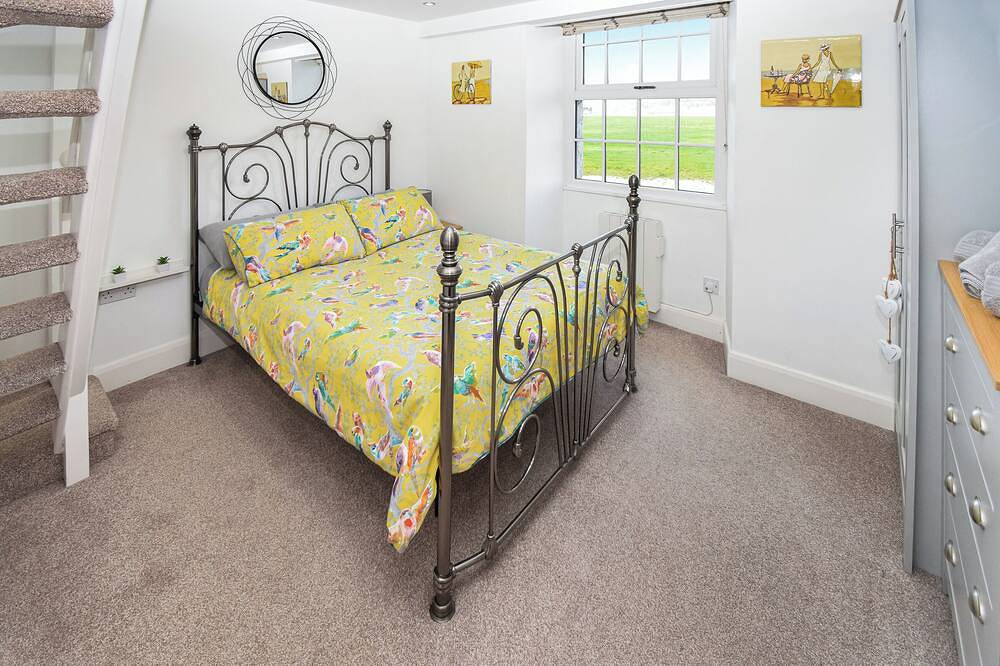 3 bedroom accommodation in Grange-over-Sands in Grange-over-Sands, Lake District