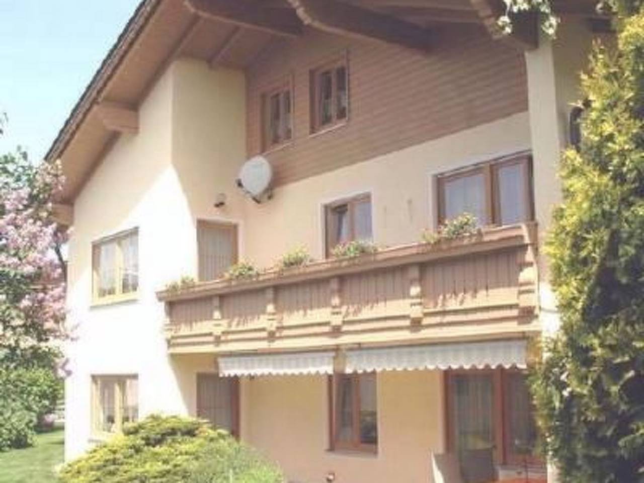 Ganze Wohnung, Appartement mit Terrasse, Garten und Grill in Böbrach, Ostbayern
