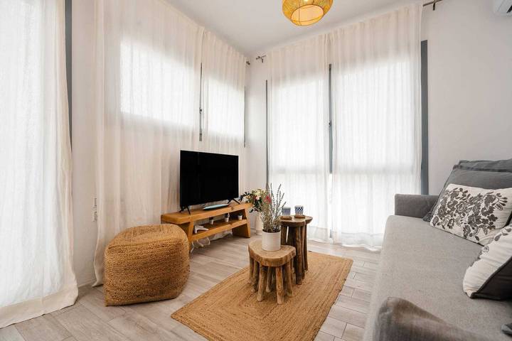 Gîte pour 4 personnes, avec jacuzzi et balcon/terrasse dans Agia Anna - 4