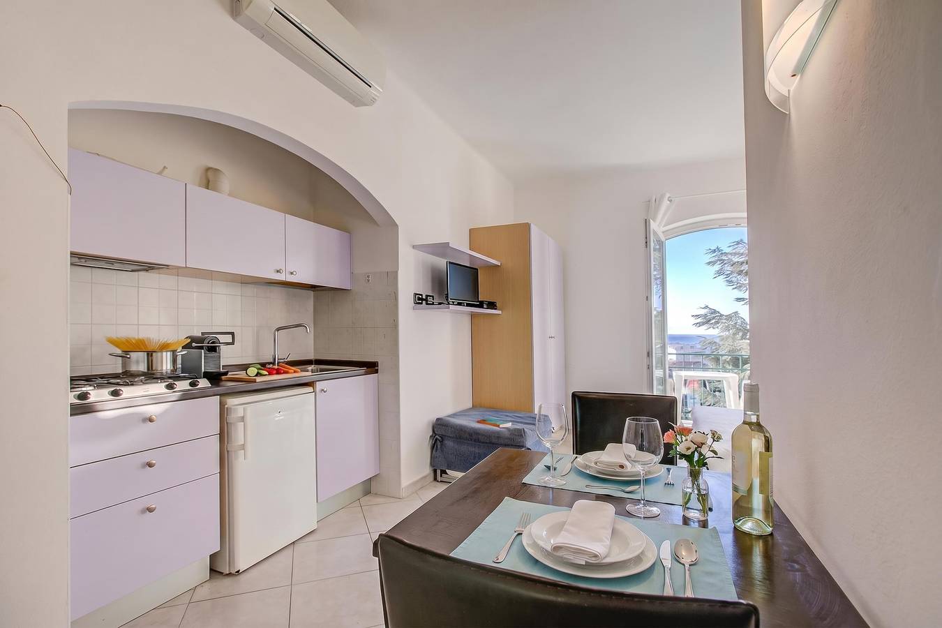 Appartement entier, Seaview Pool Retreat - M10 in Andora, Riviera di Ponente
