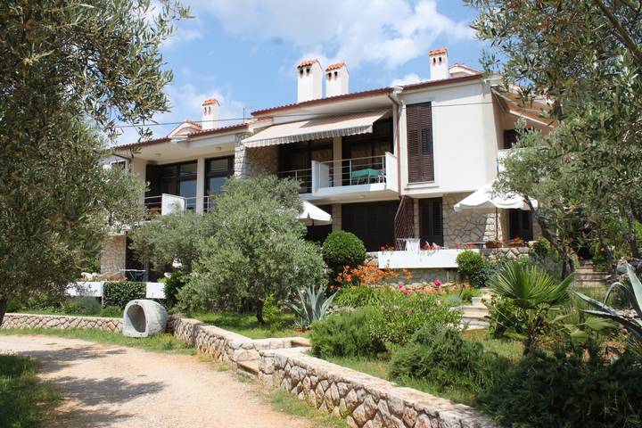 Ganze Wohnung, 1-Zimmer-Ferienwohnung mit Terrasse Cres A-7876-a in Cres Stadt, Cres